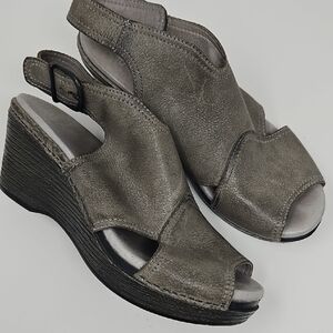 Dansko Gray Leathet Wedge Sandals Adjustable Buckle Strap Womans 39